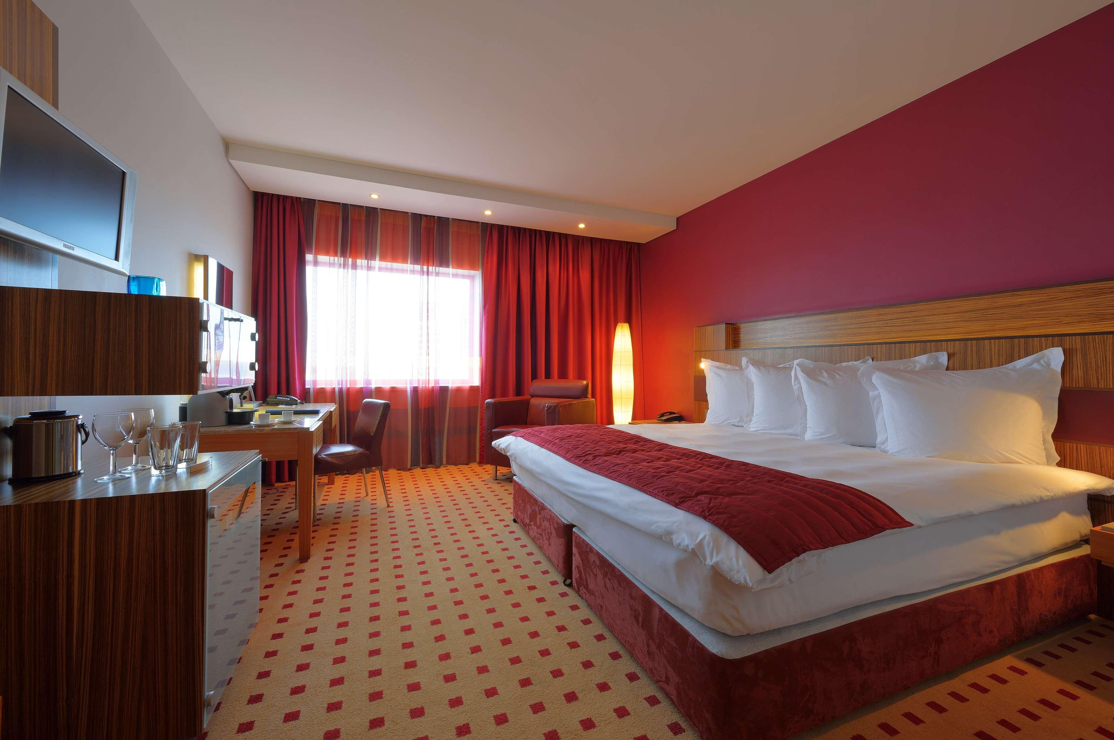 Radisson Blu Hotel, Hotel